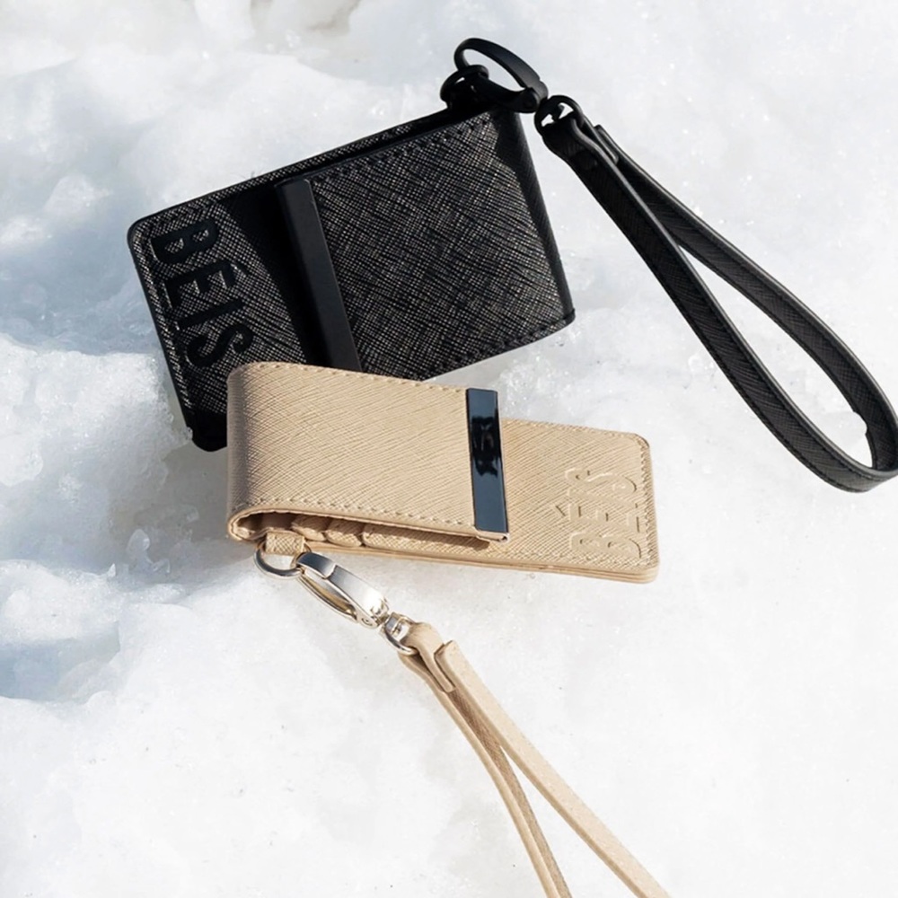 ISO - Beis ID wristlet
